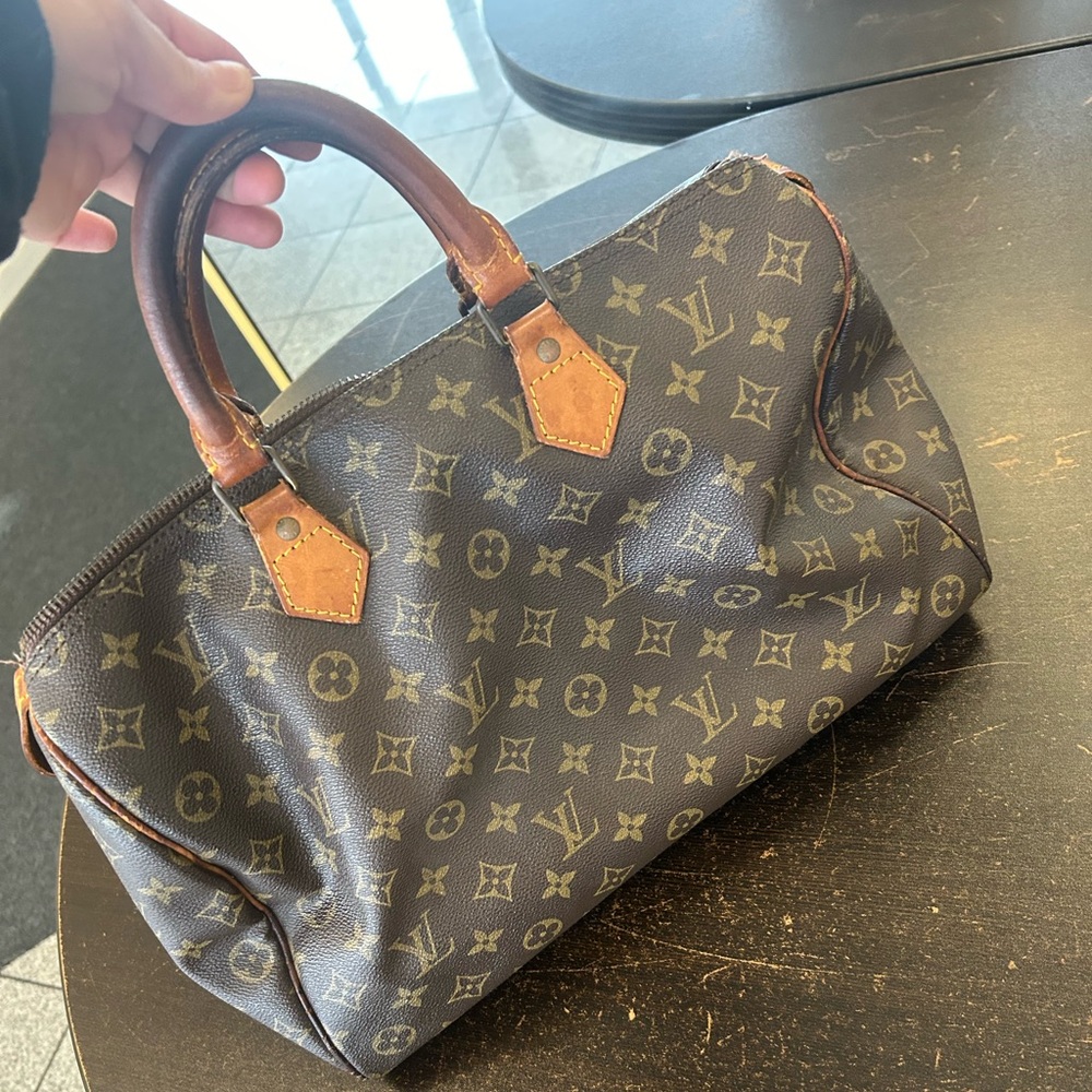 100% Authentic Louis Vuitton speedy 35